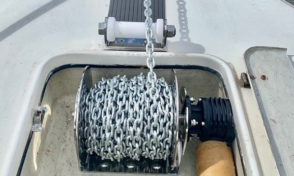 The pros and cons of anchor winches - GT Marine: Outboard Motor
